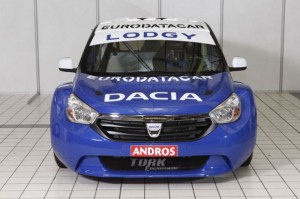 Dacia prepara un vehículo para correr sobre hielo; el Lodgy 4×4 con 355 CV de potencia