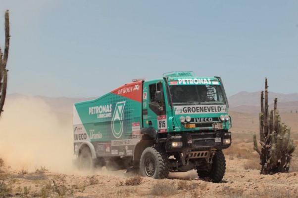 Destacable actuación de la categoría de camiones en el Dakar