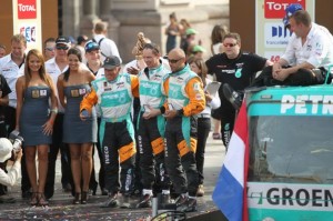 Gran actuación del equipo español de camiones en el Dakar 2012