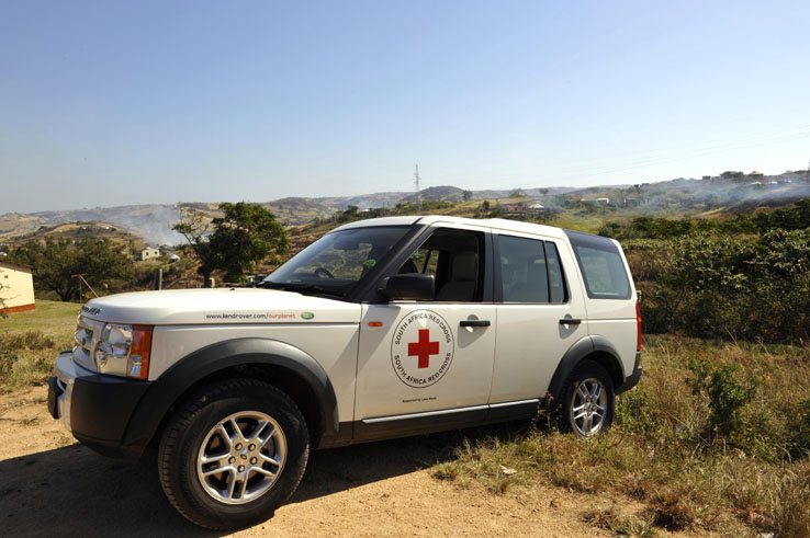 Land Rover renueva su colaboración con Cruz Roja