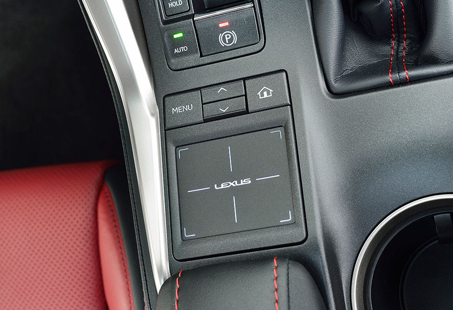 Innovador sistema de recarga inalámbrica para el nuevo Lexus NX 300h