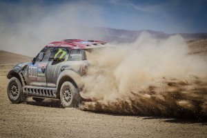 Victoria para Vladimir Vasilyev en coches y Eduard Nikolaev en camiones en la sexta etapa del Dakar