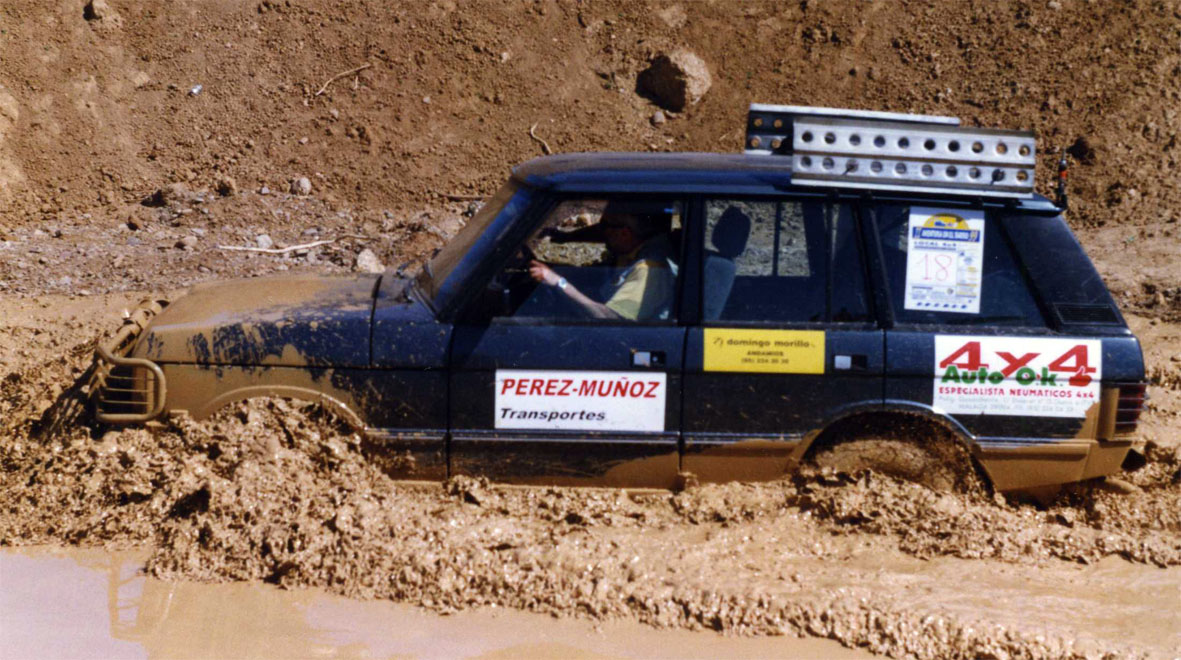Land Rover Discovery en la Aventura en el Barro