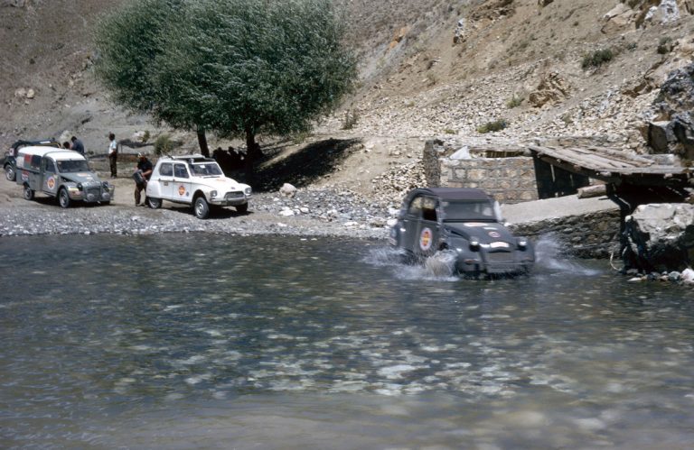 Al desierto en un Citroën con el Master Sahara 2CV Raid
