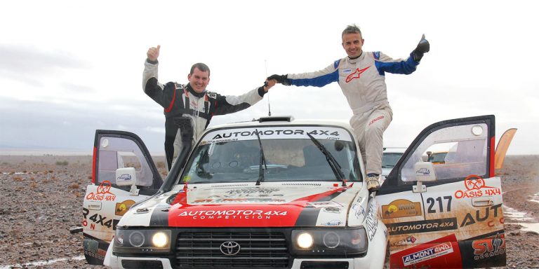 Victoria para el equipo formado por Joan Font y Borja Rodríguez, con Toyota Land Cruiser 80, en el Iriki Rally
