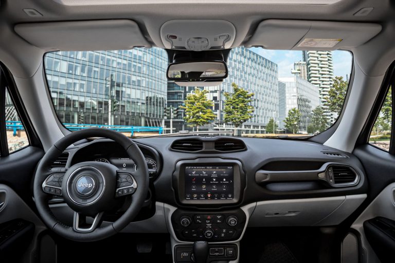 Jeep aumenta la conectividad y el uso compartido de datos en el Renegade modelo 2020