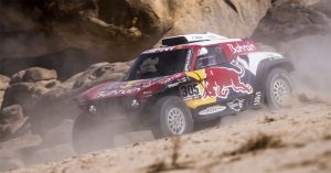 Carlos Sainz sigue haciendo historia en el Rally Dakar al conseguir la victoria en Arabia Saudí