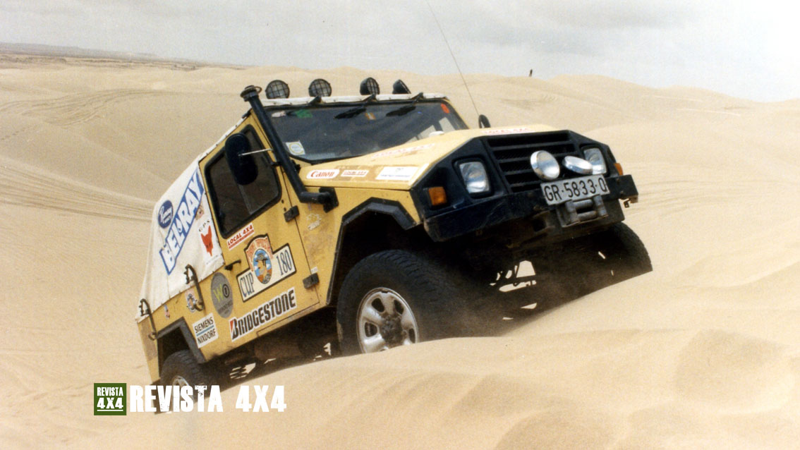 UMM Jabato, del equipo Team Jabato 4×4, en el desierto de Marruecos