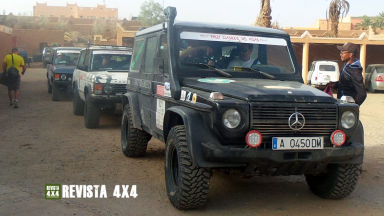 Mercedes Benz Clase G esperando para tomar la salida en el Rally Clásicos del Atlas en Marruecos
