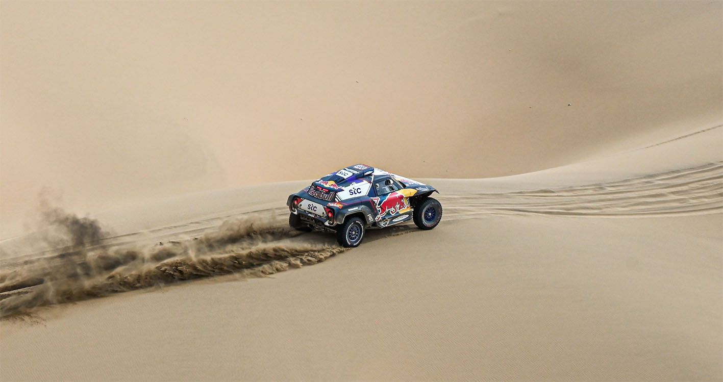 Carlos Sainz consigue la victoria en la última etapa y termina el Dakar en tercera posición