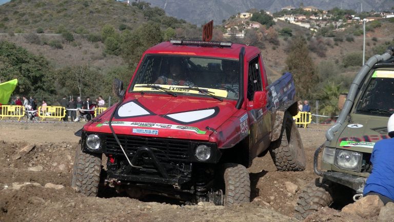 La empresa andaluza Gruas y Plataformas Lozano se introduce de lleno en la competición off-road al más alto nivel de la mano del equipo Luis Extremo 4×4