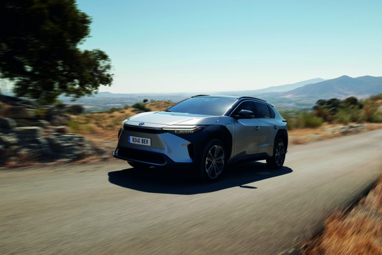 Toyota presenta el nuevo bZ4X, el primer modelo de una nueva serie de vehículos eléctricos de batería
