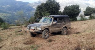 Land Rover Discovery 4x4.