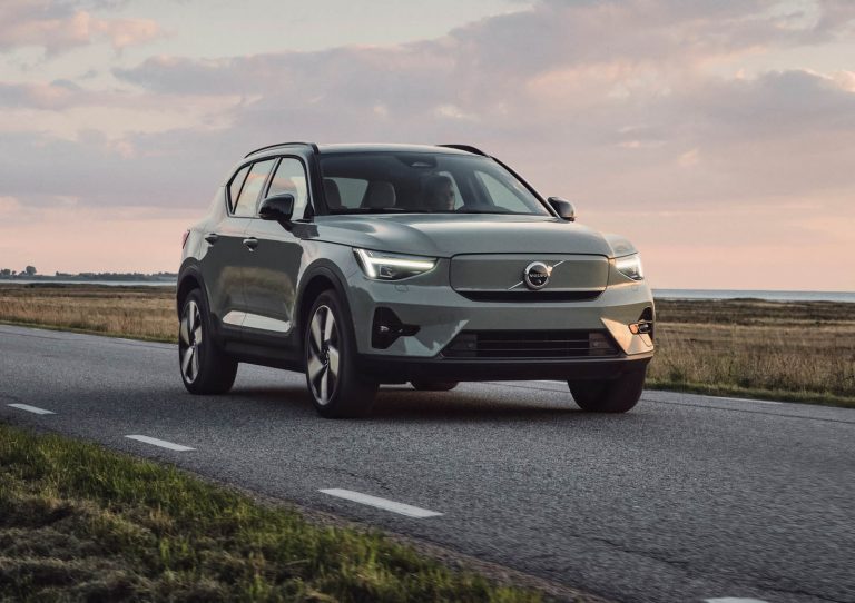 El Volvo XC 40 presenta nueva cara con cuatro opciones mecánicas distintas, desde gasolina a totalmente eléctrico