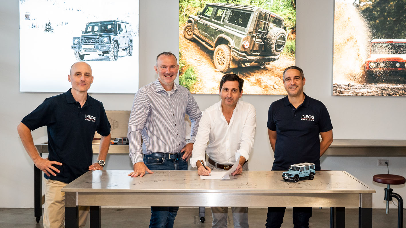 Grupo Cotri firma con Ineos Automotive el acuerdo por el que asume la distribución en exclusiva para Andalucía del todoterreno Grenadier 4×4
