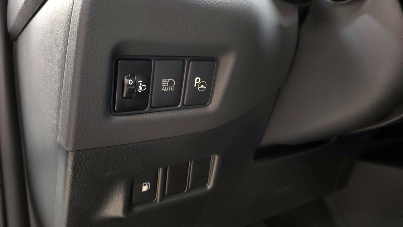 Toyota C-HR interior pulsadores.