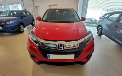Honda HR-V Executive color rojo frontal.