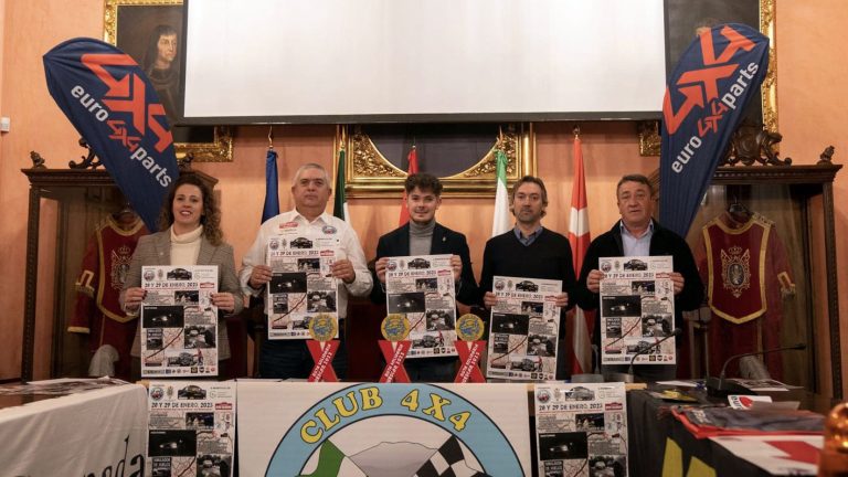 El Ayuntamiento de Huéscar acoge la presentación oficial de la décima edición de la X Ruta Solidaria Ciudad de Huéscar 2023
