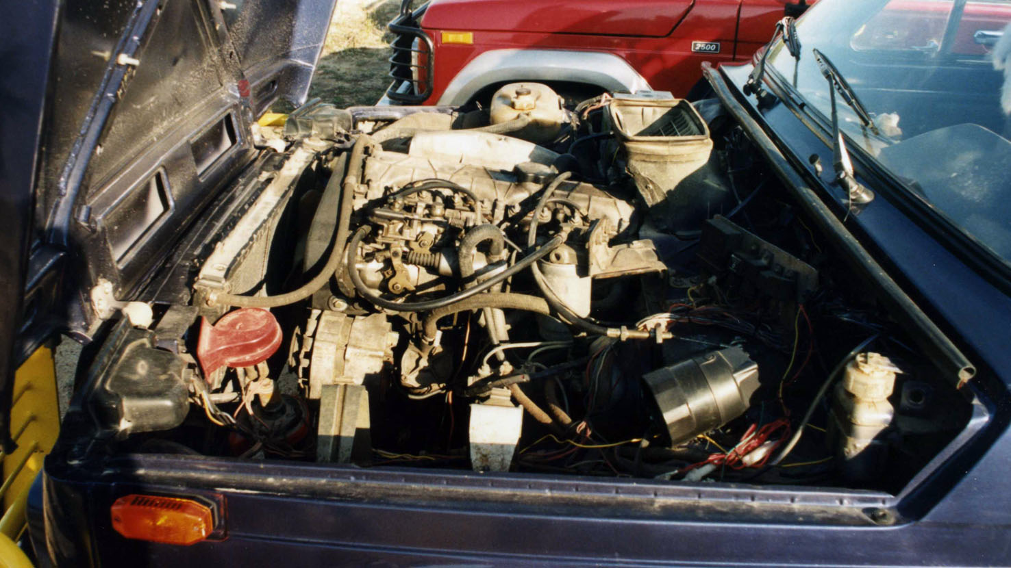 Motor diésel del Renault 21 acoplado a un Lada Niva de gasolina.