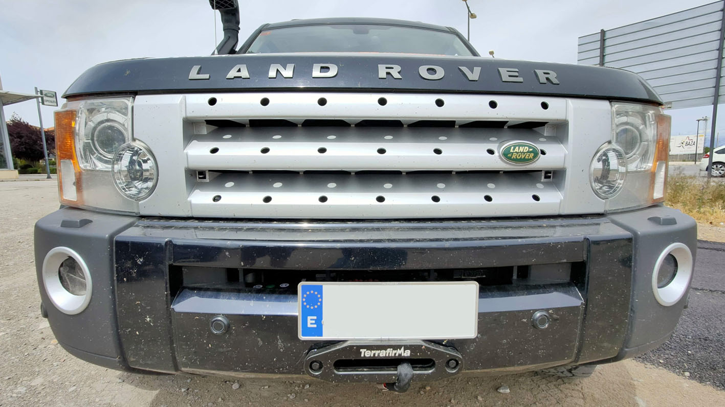 Winch instalado en un Land Rover Discovery 3 por Talleres A. Moya e Hijos.