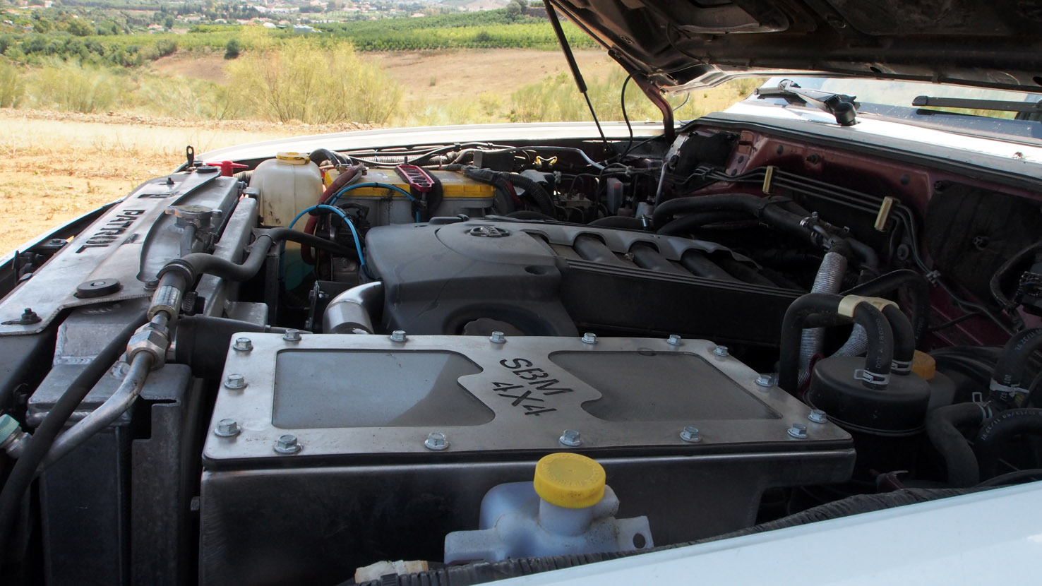 Caja de filtro de aire de mayores dimensiones para Nissan Patrol GR Y61.