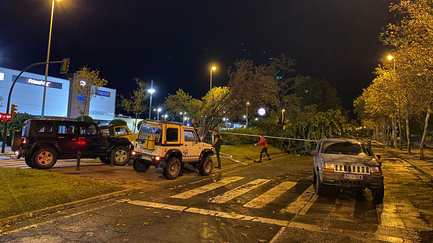 El Club HuelvAventuras 4×4 se lanza a la calle en la capital onubense para colaborar con Policía Local y Bomberos con motivo de la Borrasca Bernard