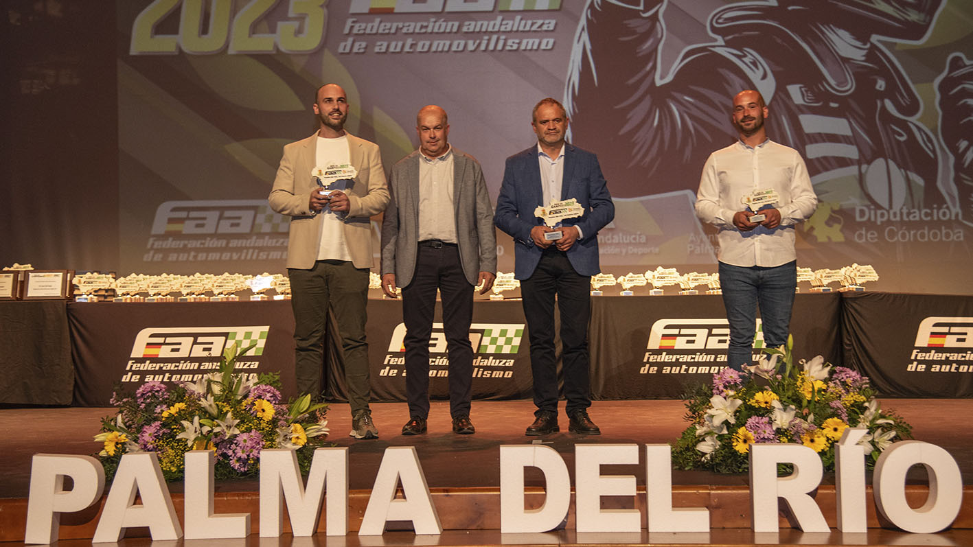 La Federación Andaluza de Automovilismo entrega en la Gala del Motor los trofeos a los primeros clasificados en el Campeonato Extremo de Andalucía CAEX 4×4 2023 en la Categoría Extremo
