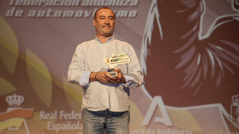 La Federación Andaluza de Automovilismo entrega en la Gala del Motor los trofeos a los primeros clasificados en el Campeonato Extremo de Andalucía CAEX 4×4 2023 en la Categoría Proto