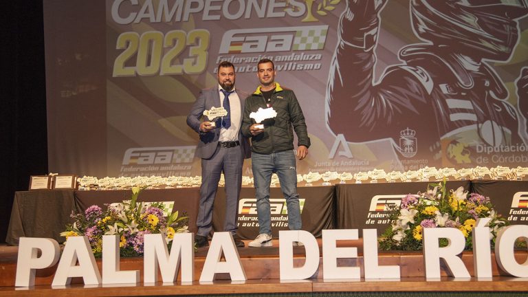 La Federación Andaluza de Automovilismo entrega en la Gala del Motor los trofeos a los primeros clasificados en el Campeonato Extremo de Andalucía CAEX 4×4 2023 en la Categoría Mejorado